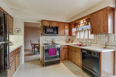 610 Howard Ct, East Dundee, IL 60118 photo 5