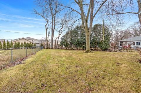 610 Howard Ct, East Dundee, IL 60118 photo 12