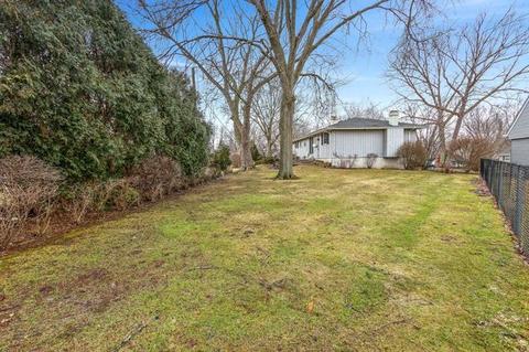 610 Howard Ct, East Dundee, IL 60118 photo 9