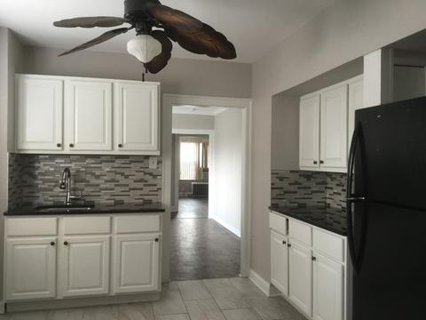 1613 E 74th Pl, Chicago, IL 60619 photo 4