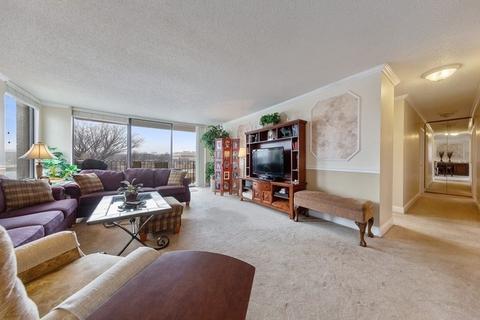 2000 Saint Regis Dr #2N, Lombard, IL 60148 photo 3