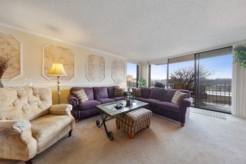 2000 Saint Regis Dr #2N, Lombard, IL 60148 photo 2