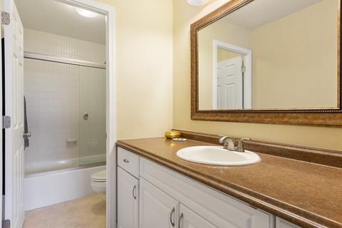2000 Saint Regis Dr #2N, Lombard, IL 60148 photo 8