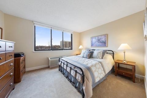 2000 Saint Regis Dr #2N, Lombard, IL 60148 photo 7