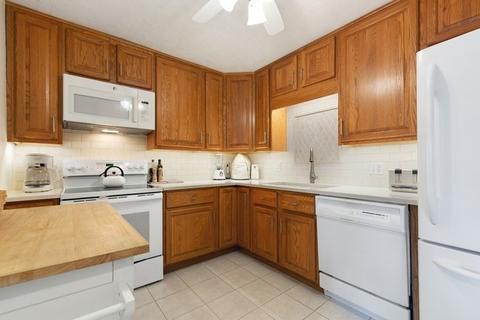 2000 Saint Regis Dr #2N, Lombard, IL 60148 photo 6