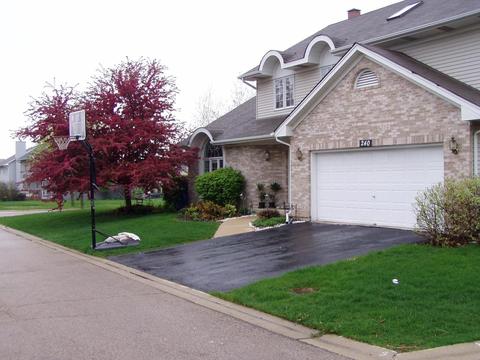 240 Windsor Dr, Bartlett, IL 60103 photo 2