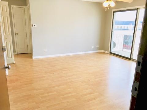 8302 47th St #8, Lyons, IL 60534 photo 2