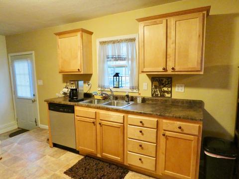 203 E Douglas St, Carlock, IL 61725 photo 4
