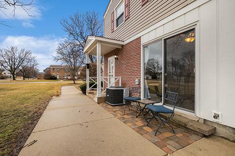 104 Daniel Ct #C, Bartlett, IL 60103 photo 2