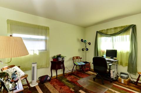 580 Polynesian Dr, Des Plaines, IL 60016 photo 5