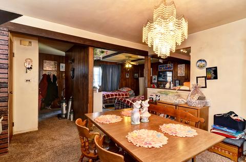 580 Polynesian Dr, Des Plaines, IL 60016 photo 4