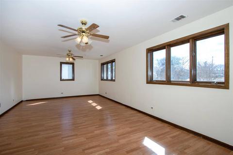 7944 W 75th St, Bridgeview, IL 60455 photo 9