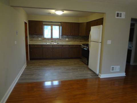550 Howard Ave, East Dundee, IL 60118 photo 3