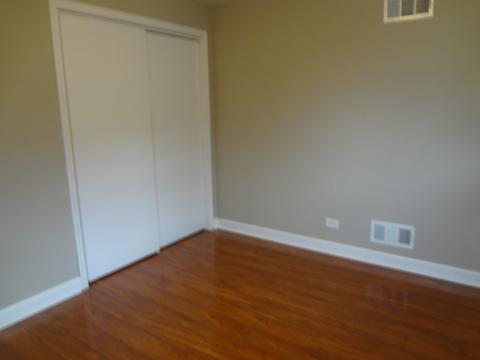 550 Howard Ave, East Dundee, IL 60118 photo 6