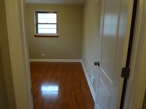 550 Howard Ave, East Dundee, IL 60118 photo 8