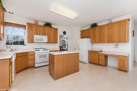 1455 Angle Tarn, West Dundee, IL 60118 photo 4