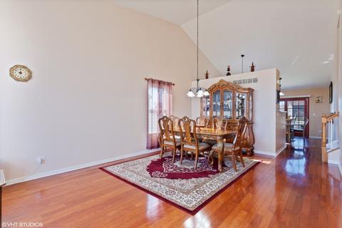1719 Kenicott Ln, Plainfield, IL 60586 photo 2