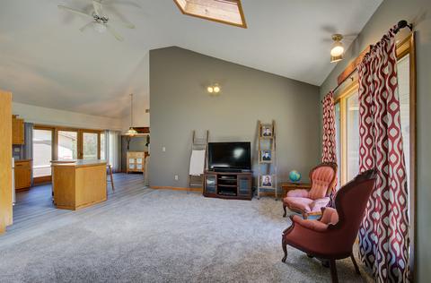 668 W 3rd St, Braidwood, IL 60408 photo 4