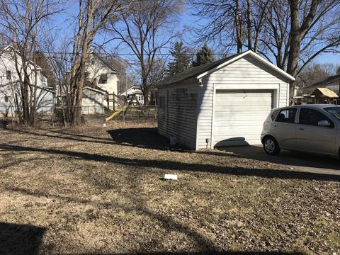 462 Jackson St, Aurora, IL 60505 photo 3