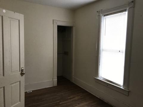 462 Jackson St, Aurora, IL 60505 photo 8
