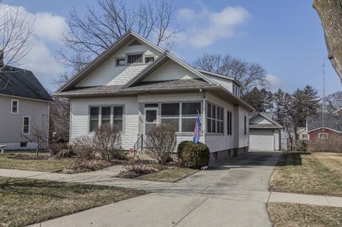 320 N Worth Ave, Elgin, IL 60123 photo 2