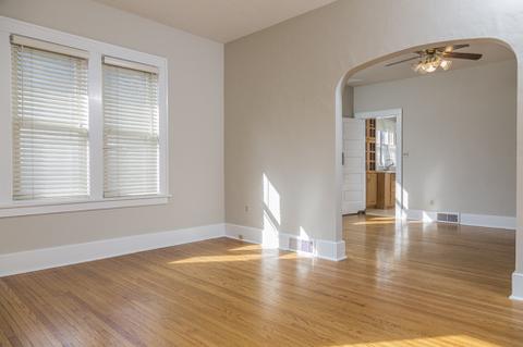 320 N Worth Ave, Elgin, IL 60123 photo 6