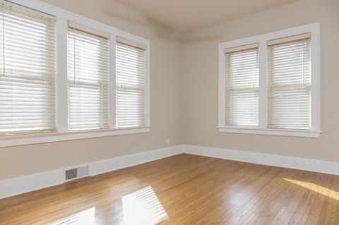 320 N Worth Ave, Elgin, IL 60123 photo 5