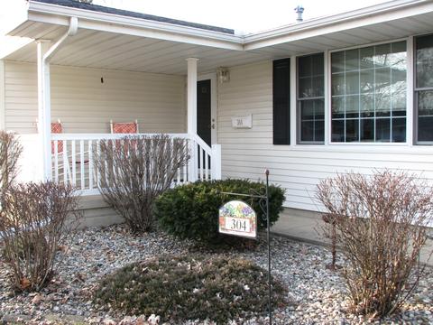 304 Ensey St, Tuscola, IL 61953 photo 2