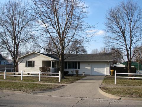 304 Ensey St, Tuscola, IL 61953 photo 1