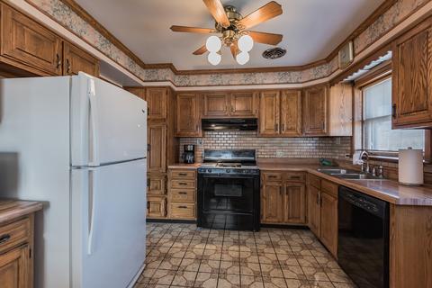 8120 W Memory Ln, Chicago, IL 60656 photo 2