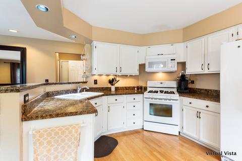 408 Harvard Ct, Bartlett, IL 60103 photo 9