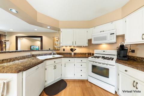 408 Harvard Ct, Bartlett, IL 60103 photo 7