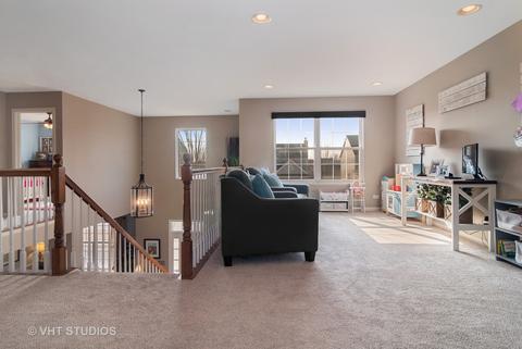 310 Monument Rd, Elgin, IL 60124 photo 18