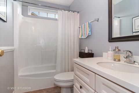 310 Monument Rd, Elgin, IL 60124 photo 25