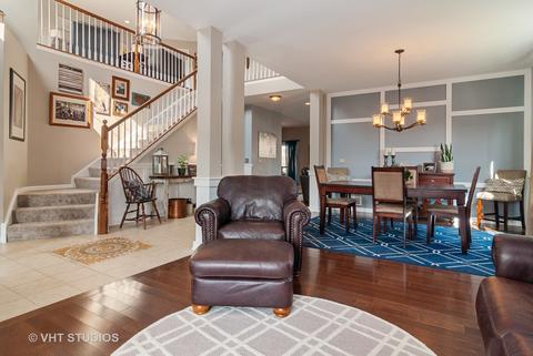 310 Monument Rd, Elgin, IL 60124 photo 6