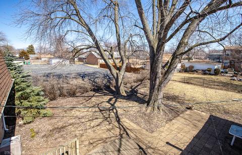 8237 Latrobe Ave, Burbank, IL 60459 photo 4