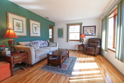 2204 Sigwalt St, Rolling Meadows, IL 60008 photo 4