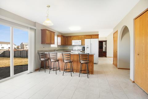629 Maplewood Dr, Minooka, IL 60447 photo 7
