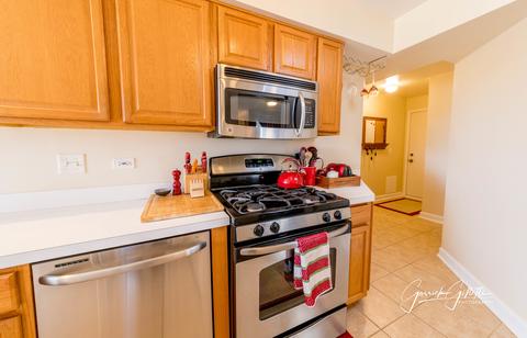 2467 Dickens Dr, Aurora, IL 60503 photo 9