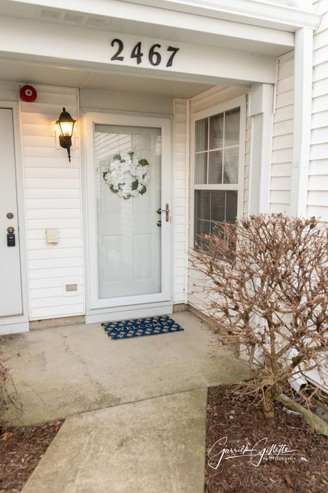 2467 Dickens Dr, Aurora, IL 60503 photo 1