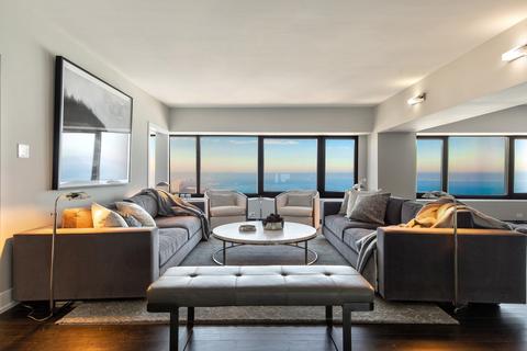 175 E Delaware Pl #6402, Chicago, IL 60611 photo 4