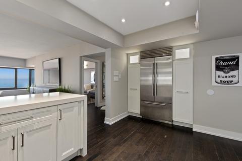 175 E Delaware Pl #6402, Chicago, IL 60611 photo 12