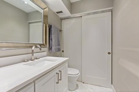 175 E Delaware Pl #6402, Chicago, IL 60611 photo 34