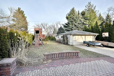 1879 Ash St, Des Plaines, IL 60018 photo 4