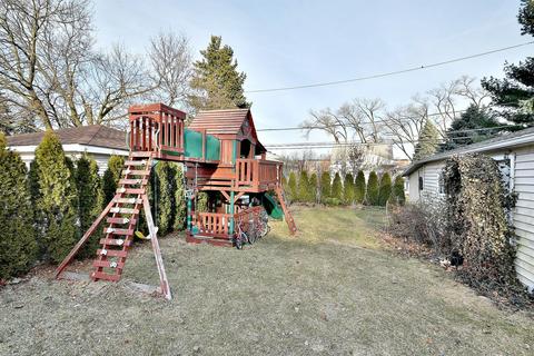 1879 Ash St, Des Plaines, IL 60018 photo 5