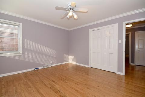 1879 Ash St, Des Plaines, IL 60018 photo 13