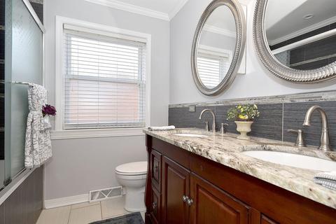 1879 Ash St, Des Plaines, IL 60018 photo 16