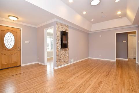 1879 Ash St, Des Plaines, IL 60018 photo 8