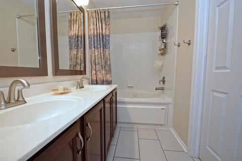 254 Snug Harbor Dr, Willowbrook, IL 60527 photo 18