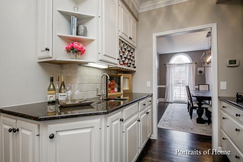 2071 Stonebridge Ct, Wheaton, IL 60189 photo 6
